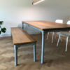 Rustiek-eiken-tafel-op-maat Steigerbuis tafel met eetbank, op maat.