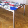 Bouwborden design tafel blauw rood, rvs onderstel